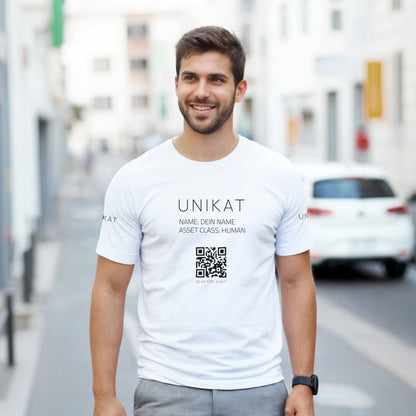 Hinweis zum Bild: Um Ressourcen zu schonen und Überproduktion zu vermeiden, nutzen wir für unsere Unikate digitale, KI-generierte Produkt-Visualisierungen. Dein Kleidungsstück wird erst nach der Bestellung real für dich bedruckt