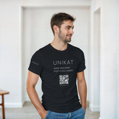 Hinweis zum Bild: Um Ressourcen zu schonen und Überproduktion zu vermeiden, nutzen wir für unsere Unikate digitale, KI-generierte Produkt-Visualisierungen. Dein Kleidungsstück wird erst nach der Bestellung real für dich bedruckt